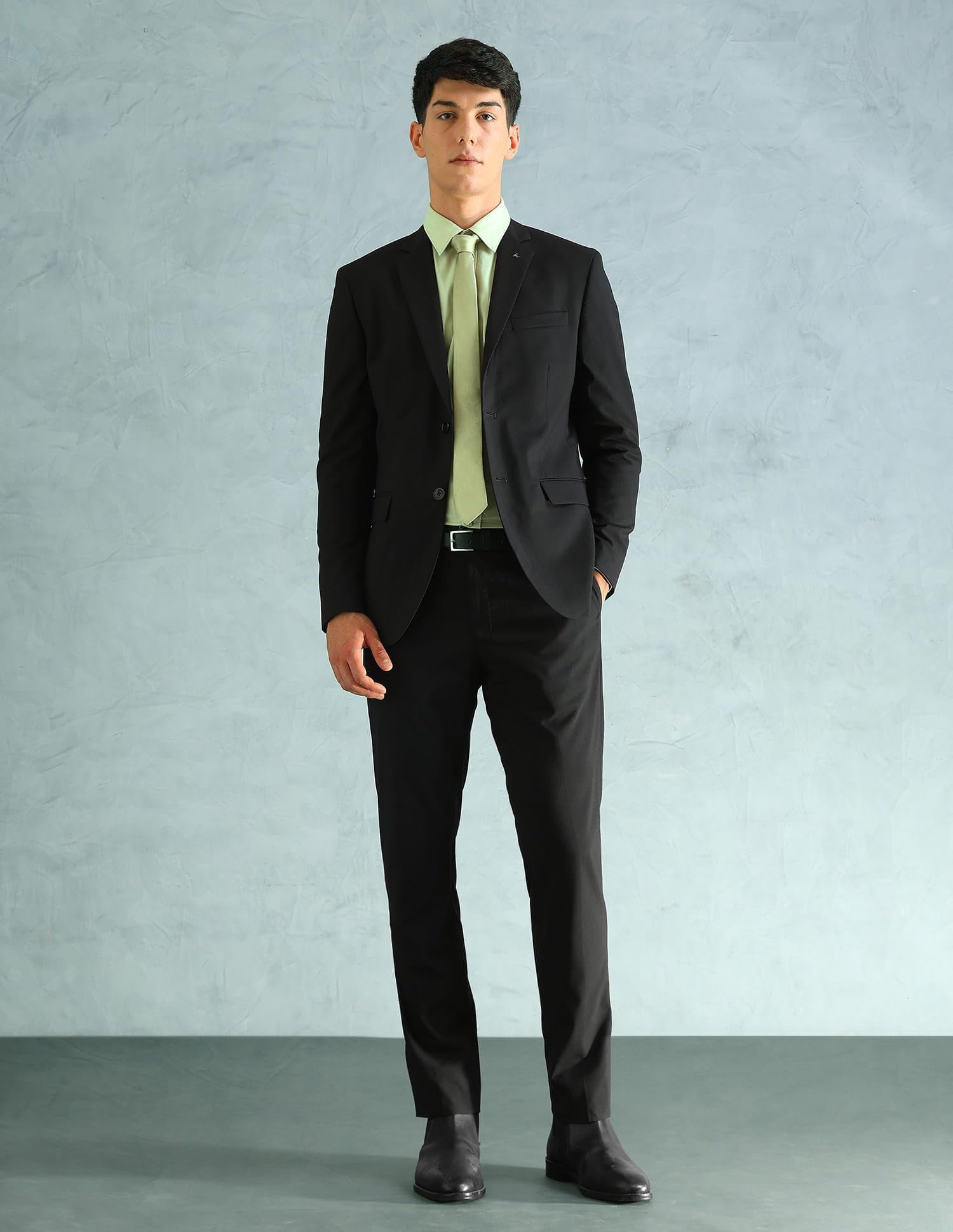 Tailored Fit 2 piece Suit for Men – Single Breasted Blazer with Trouser, Coat Pant for Men – 42, Black